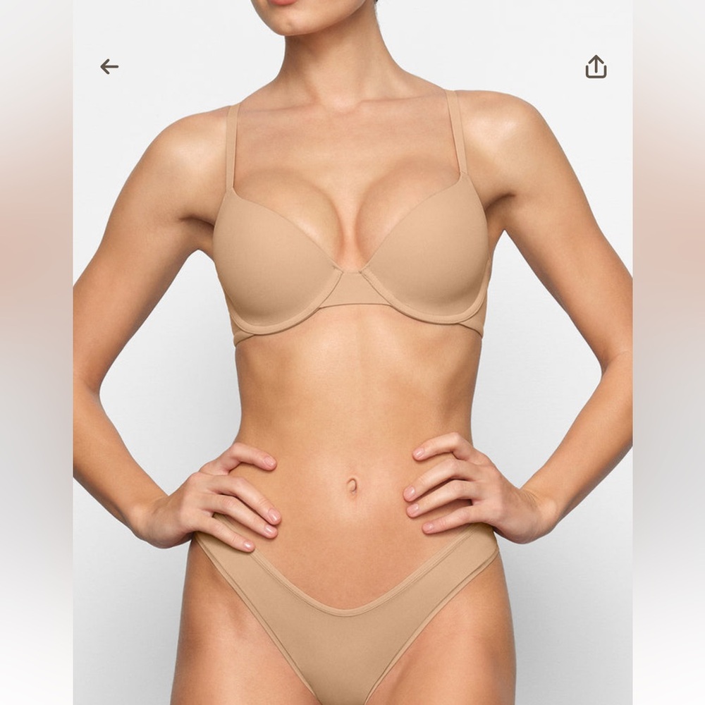 Skims fits everybody t shirt bras in onyx and orchre